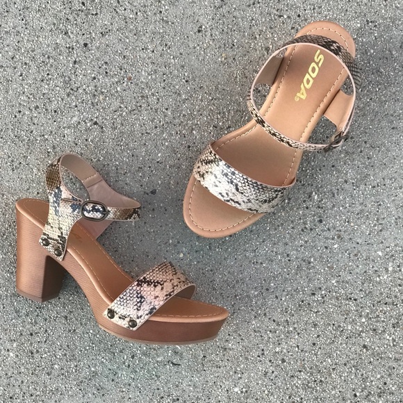 Soda Chivas Natural Python Retro Platform Heel - Picture 3 of 5